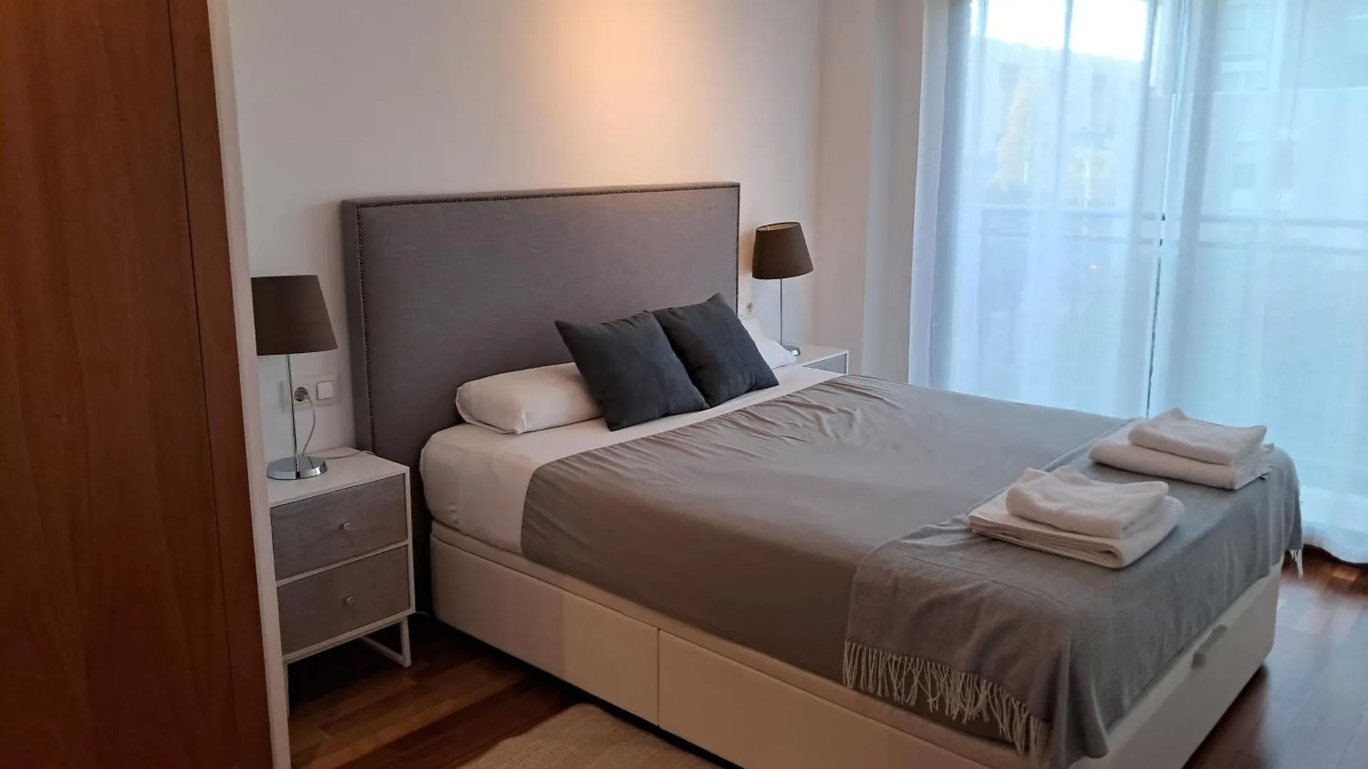 Modern Apartment, With Parking, Close To The Beach!! Sant Adria de Besos Spain